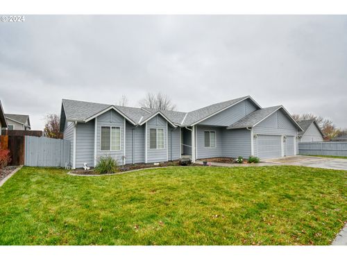 943 W Hartley Ave, Hermiston, OR, 97838 | Card Image