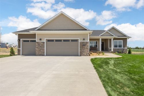 260 Howard Avenue Nw, Swisher, IA, 52338 | Card Image