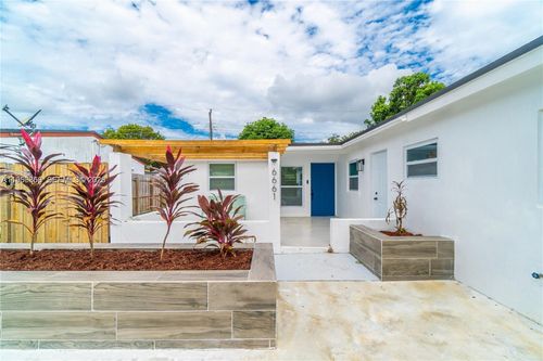 6661 Freedom St, Hollywood, FL, 33024-2940 | Card Image