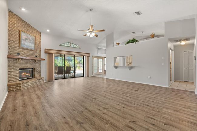4622 34 Th Ct E, House other with 3 bedrooms, 3 bathrooms and null parking in BRADENTON FL | Image 4