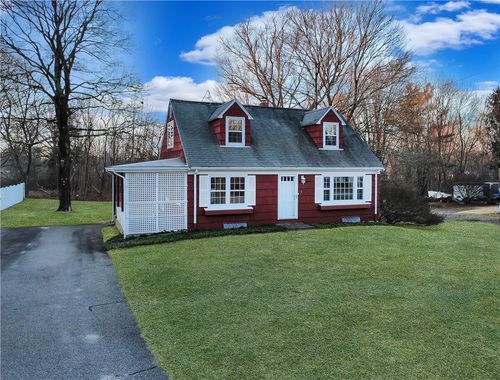 5 Maple Ct, Ashaway, RI, 02804-1301 | Card Image