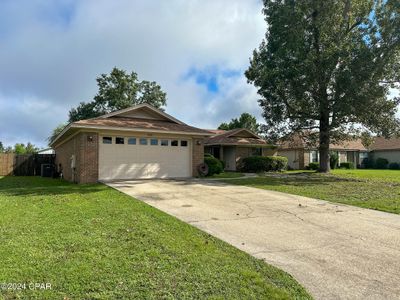 2121 Willow Bend Lane, House other with 3 bedrooms, 2 bathrooms and null parking in Lynn Haven FL | Image 2