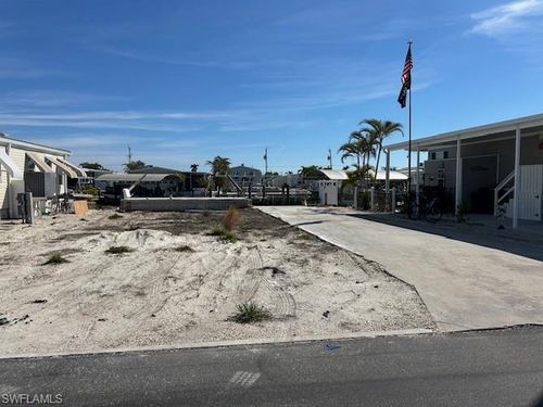 2998 Bowsprit Ln, SAINT JAMES CITY, FL, 33956-2312 | Card Image