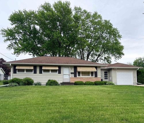517 East Street, Stoughton, WI, 53589 | Card Image