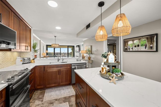 Quartz countertop perfection | Image 12