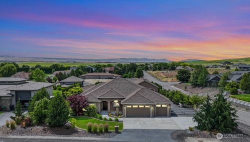 2702 N Levi St, Kennewick, WA, 99338-7800 | Card Image
