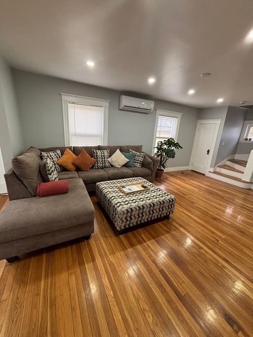 44 Rockdale Ave, Lynn, MA, 01904-1954 | Card Image