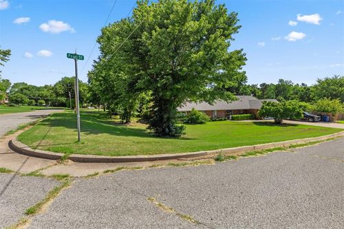 2420 Pearl Street, Chickasha, OK, 73018 | Card Image