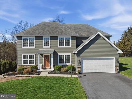 1356 Emilys Ct, GREENCASTLE, PA, 17225-8921 | Card Image