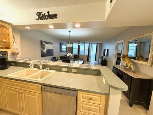 605-3725 S Ocean Dr, Hollywood, FL, 33019-2926 | Card Image