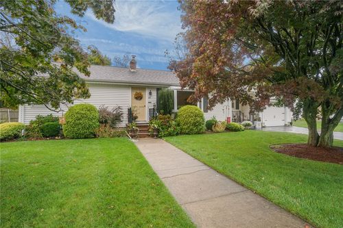 13 Vincent Dr, Johnston, RI, 02919-6748 | Card Image