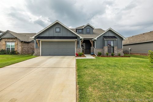 13008 E 124th St N, Collinsville, OK, 74021-3840 | Card Image