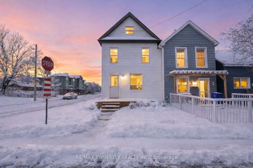 581 John St N, Hamilton, ON, L8L4S2 | Card Image