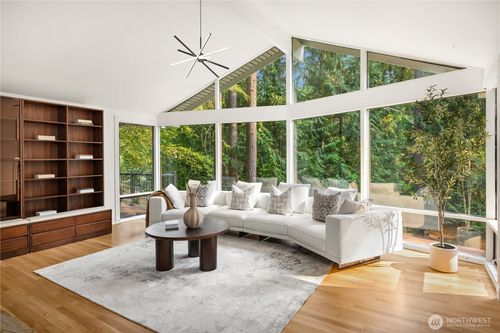 3718 130th Avenue Ne, Bellevue, WA, 98005 | Card Image