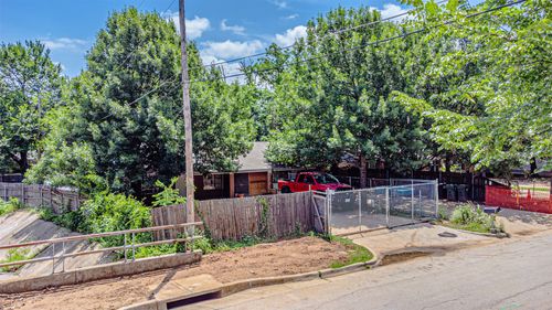 a-and-b-605 N Pecan St, Arlington, TX, 76011-7113 | Card Image