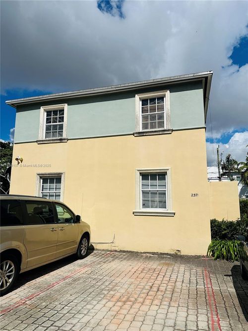 2371 Sw 27th St, Miami, FL, 33133-2338 | Card Image