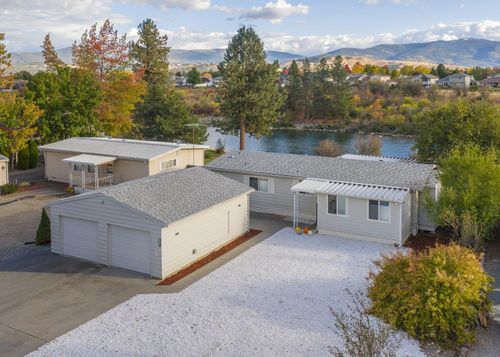 18924 E Montgomery Dr, Spokane Valley, WA, 99027-9562 | Card Image