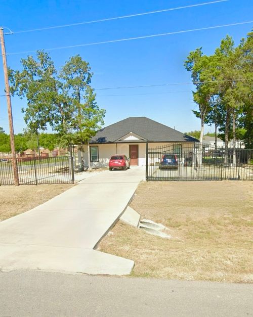 146 Buena Fortuna Rd, Elgin, TX, 78621-2090 | Card Image