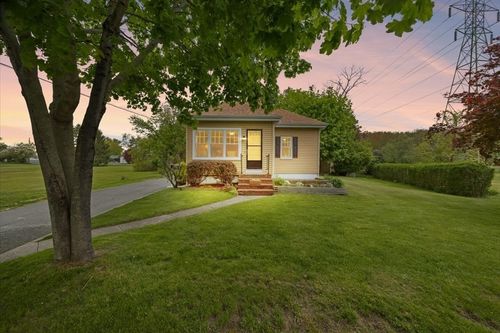 86 Hart St, Taunton, MA, 02780-3615 | Card Image