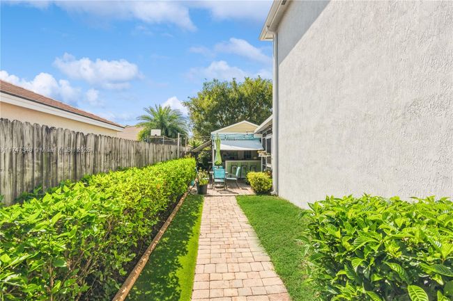 3076 Se 4 Th Ct, House other with 5 bedrooms, 3 bathrooms and null parking in Homestead FL | Image 29