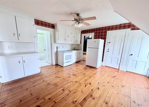3-883 Union St, Manchester, NH, 03104-3121 | Card Image