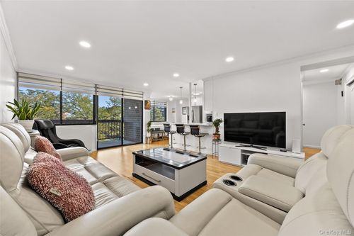 3k-1 Bay Club Dr, Bayside, NY, 11360-2902 | Card Image