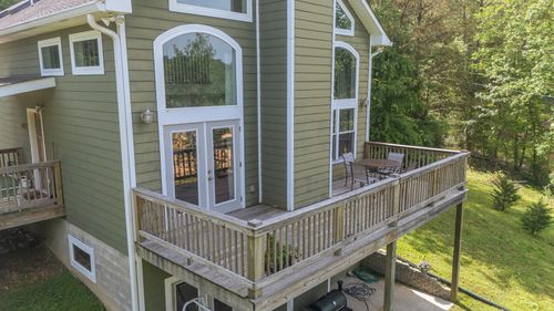 4042 Jones Hollow Rd, Lobelville, TN, 37097-4672 | Card Image