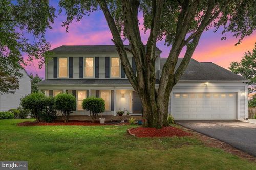 8683 Nagle St, MANASSAS, VA, 20110-7004 | Card Image