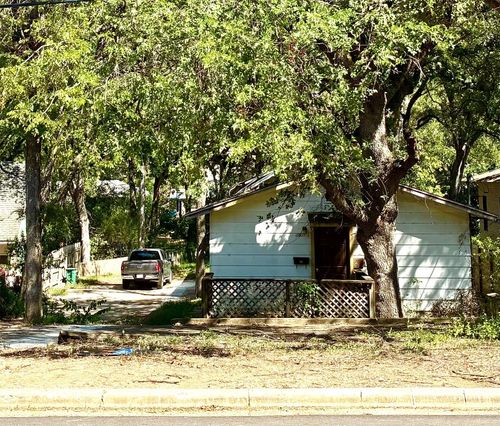 2005 Sharon Ln, Austin, TX, 78703-3033 | Card Image