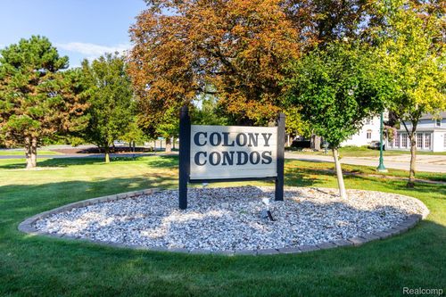 apt-23-8095 Colony Dr, Grosse Ile, MI, 48138-1726 | Card Image