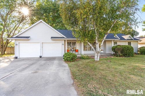 1 Henrietta, Divernon, IL, 62530 | Card Image