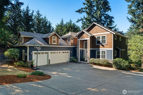 422 34th Ave Nw, Gig Harbor, WA, 98335-7879 | Card Image