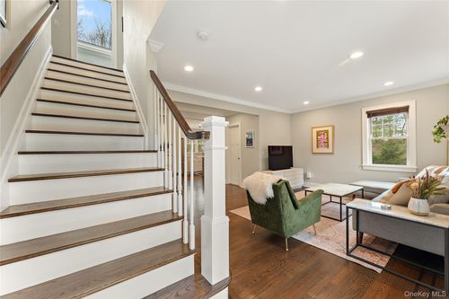 70 Oscawana Lake Rd, Putnam Valley, NY, 10579-3012 | Card Image