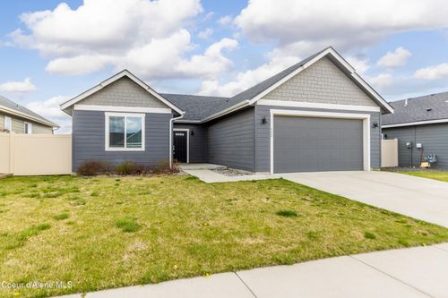 172 N Kirkwood St, Post Falls, ID, 83854-8216 | Card Image