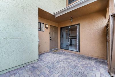 8103 Nw 71st Ct, Townhouse with 3 bedrooms, 2 bathrooms and null parking in Tamarac FL | Image 2