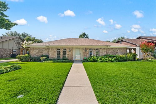 233 Hillview Dr, Hurst, TX, 76054-3629 | Card Image