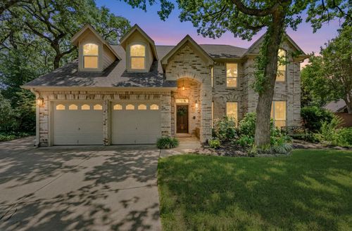3906 Brookfield Dr, Arlington, TX, 76001-5223 | Card Image