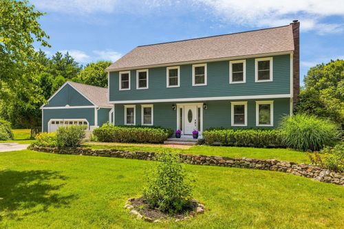 3 Gold Post Rd, Dover, NH, 03820-5210 | Card Image