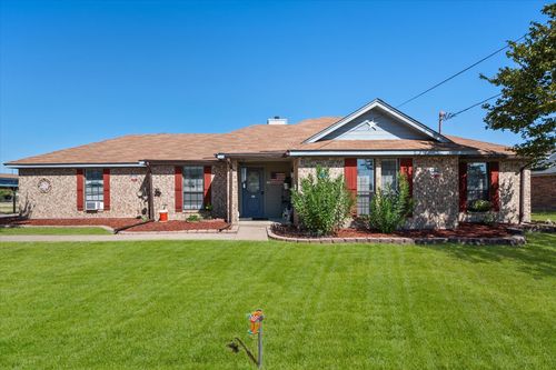 649 E Reindeer Rd, Lancaster, TX, 75146-6100 | Card Image