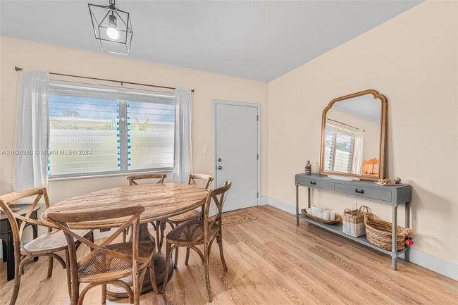 APT-7 - 2858 Pine Tree Dr, Condo with 1 bedrooms, 2 bathrooms and null parking in Miami Beach FL | Image 9