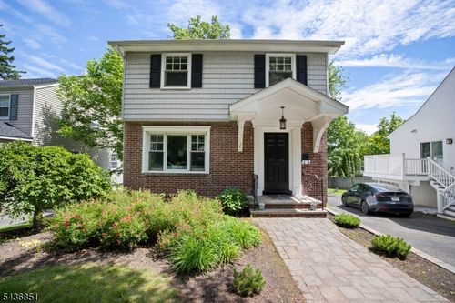 18 Sunset Dr, Millburn, NJ, 07041-1903 | Card Image