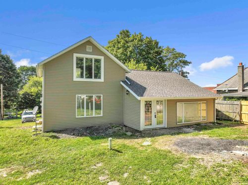 207 S Center St, Larwill, IN, 46764-9575 | Card Image