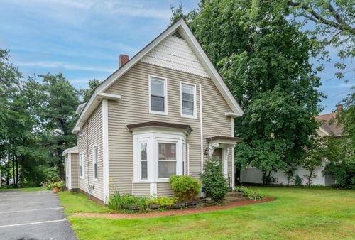 106 W Broadway, Derry, NH, 03038-2441 | Card Image