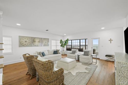 48 Bay Bridge Dr, Gulf Breeze, FL, 32561-4467 | Card Image