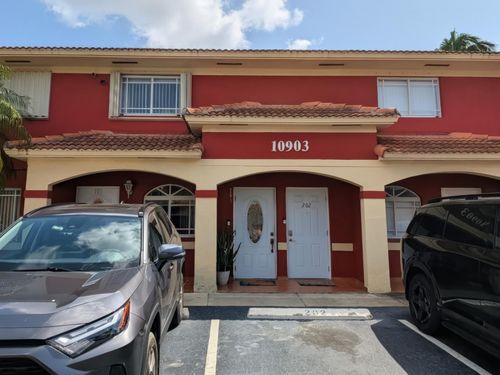 201-10903 W Okeechobee Rd, Hialeah, FL, 33018-8102 | Card Image