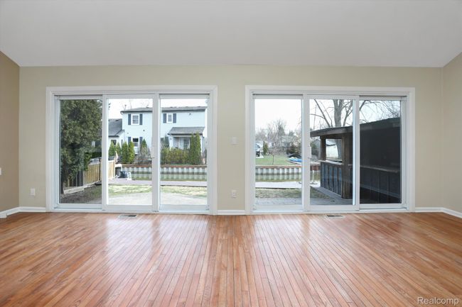 1411 Rivona Dr, House other with 3 bedrooms, 3 bathrooms and null parking in Waterford MI | Image 4