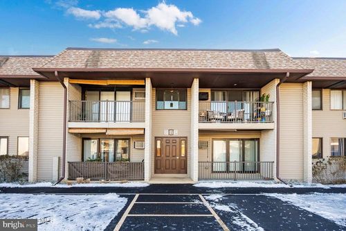 330 Shore Dr, HIGHLANDS, NJ, 07732-1145 | Card Image