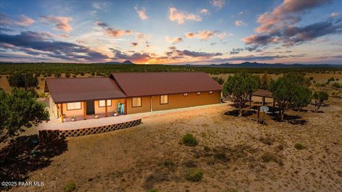 41600 N Foxy Way, Ash Fork, AZ, 86320 | Card Image