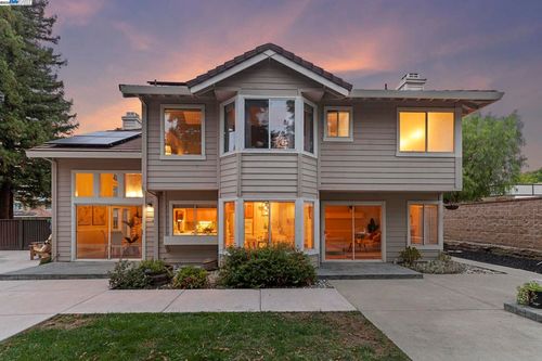 635 Zermatt St, Livermore, CA, 94551-6174 | Card Image