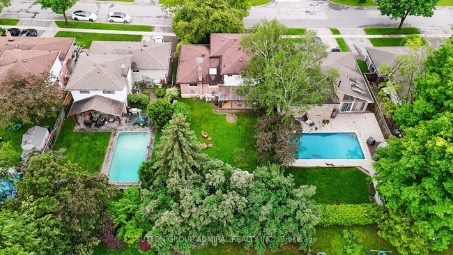 329 Towercrest Dr, House other with 4 bedrooms, 2 bathrooms and 2 parking in Newmarket ON | Image 4